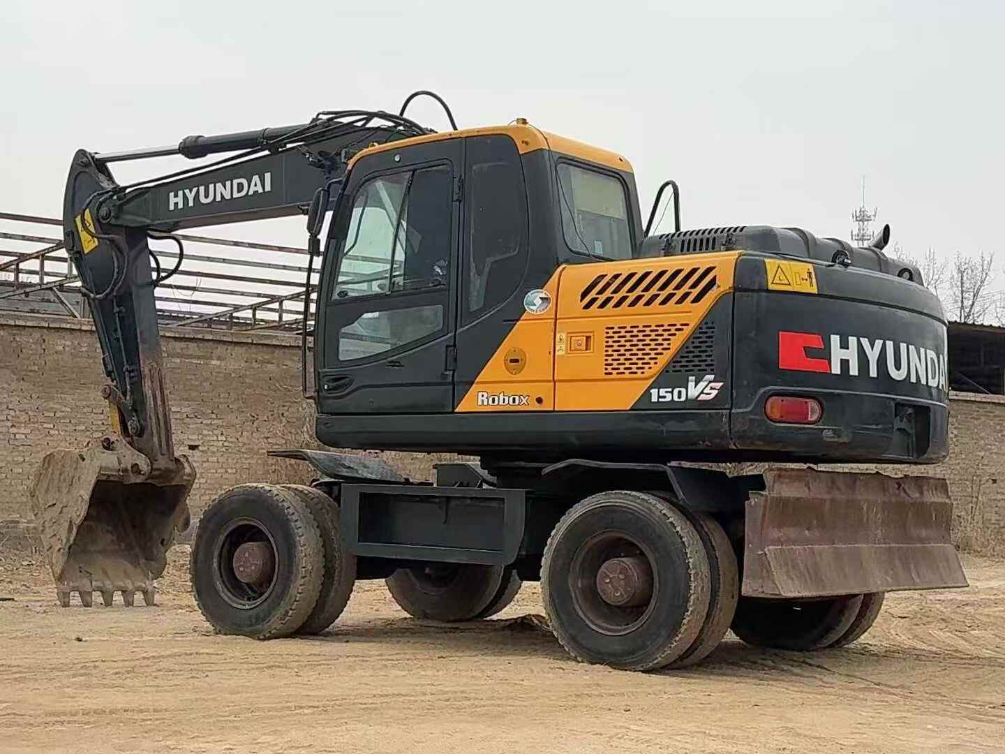 Buy Hyundai R150WVSNPRO Used Excavator