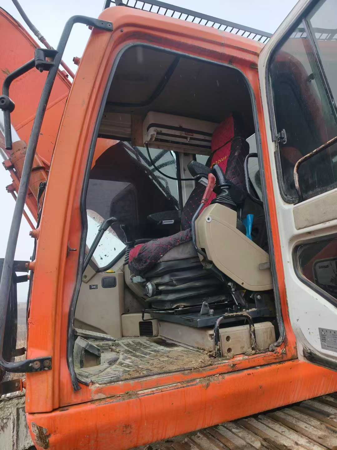 Used Doosan DH220-9E Excavator 2012 Model / 8