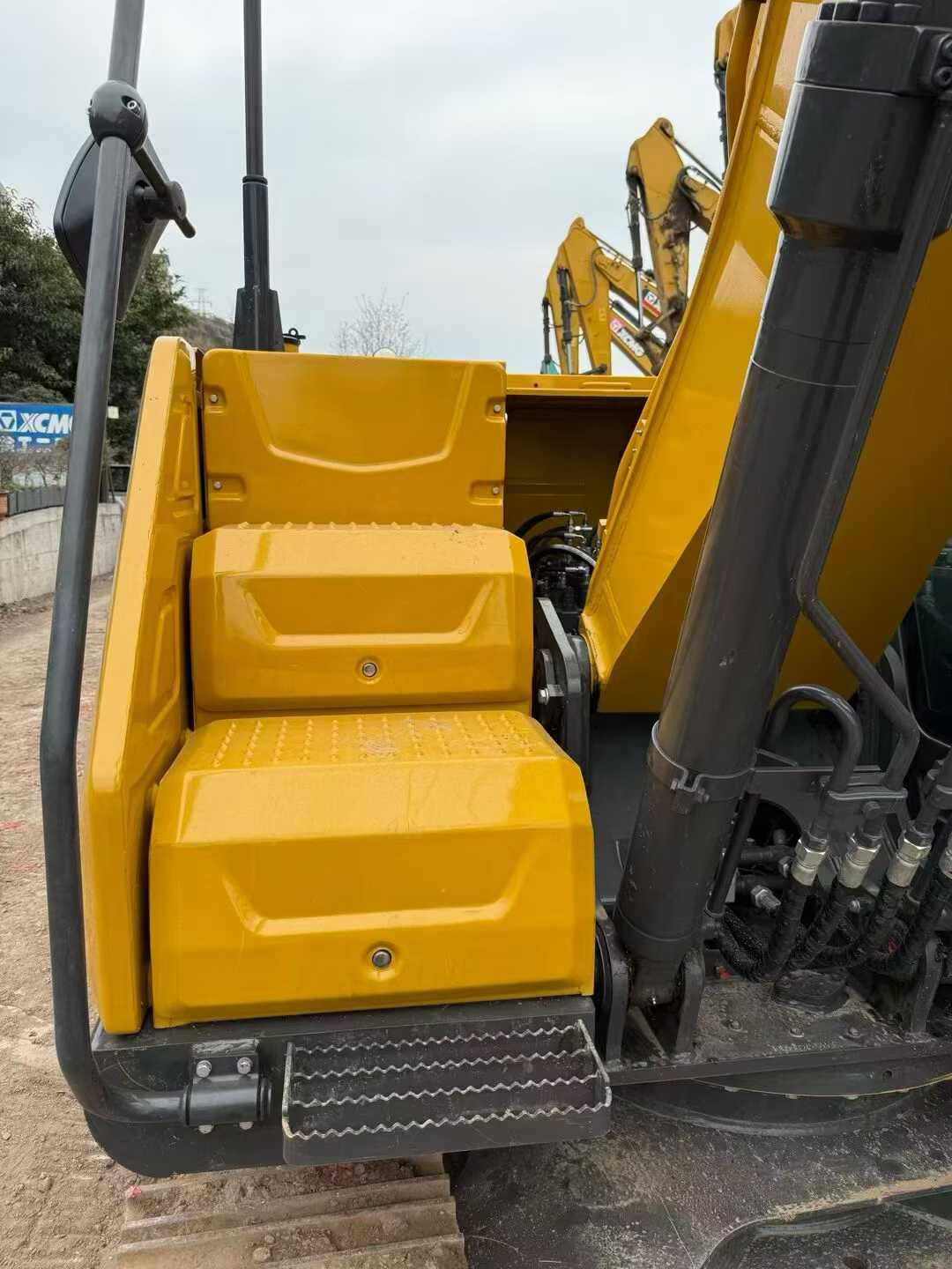 Buy XCMG XE135GA Used Excavator