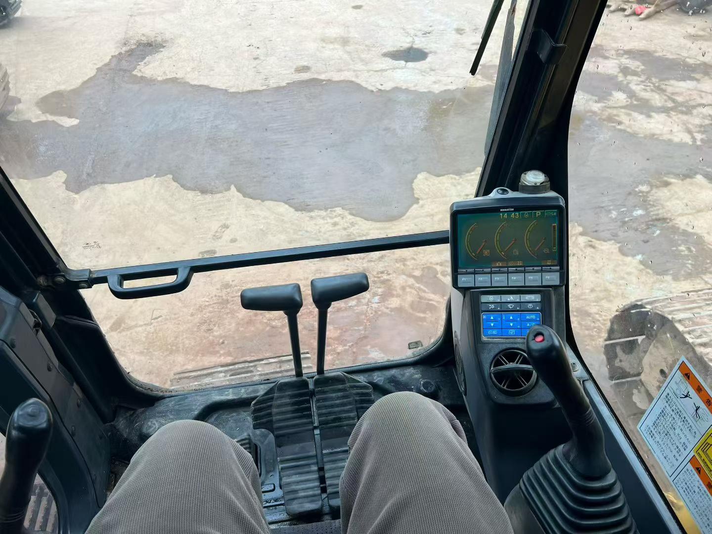 Used Komatsu PC200-8N1 Excavator 2016 Model / 2