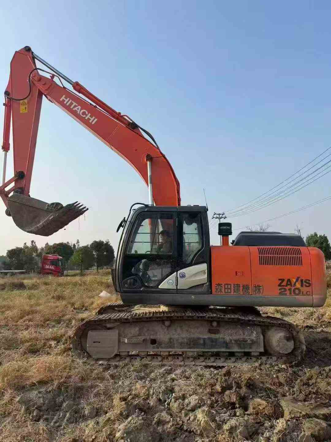 Buy Hitachi ZX210LC-5A Used Excavator