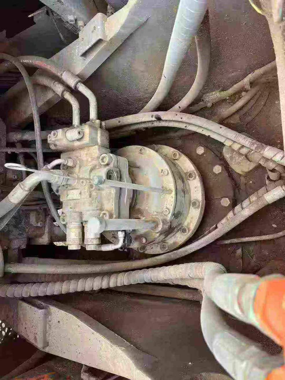 Used Hitachi EX240-3 Excavator 2011 Model / 7