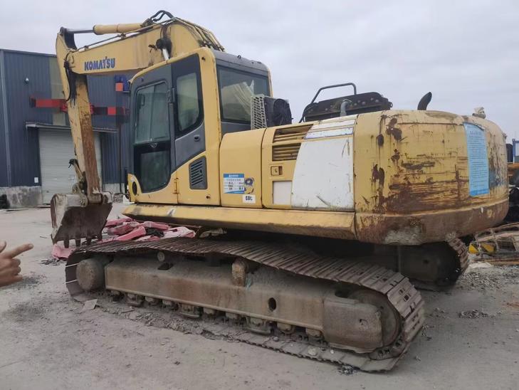 Buy Komatsu PC240LC-8 Used Excavator / 1