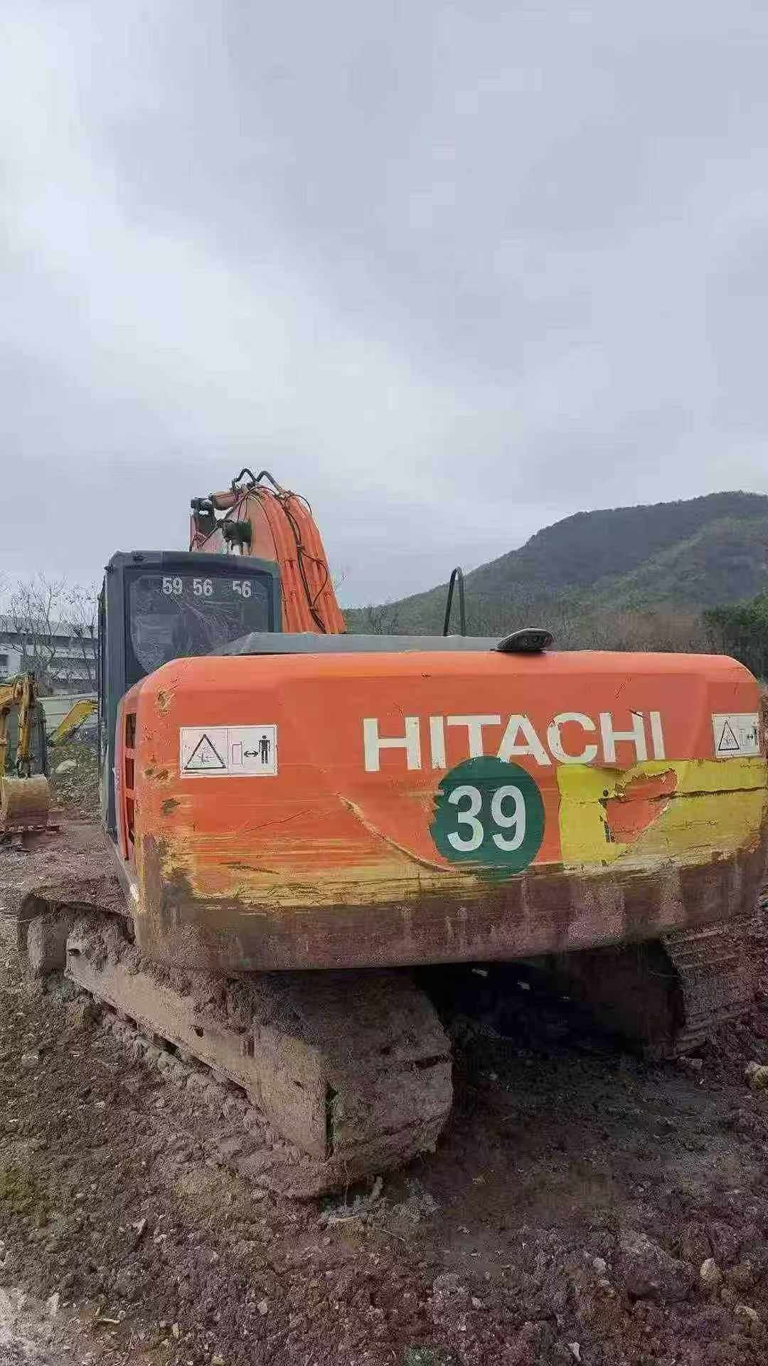 Used Hitachi ZX200-5G Excavator 2016 Model / 9