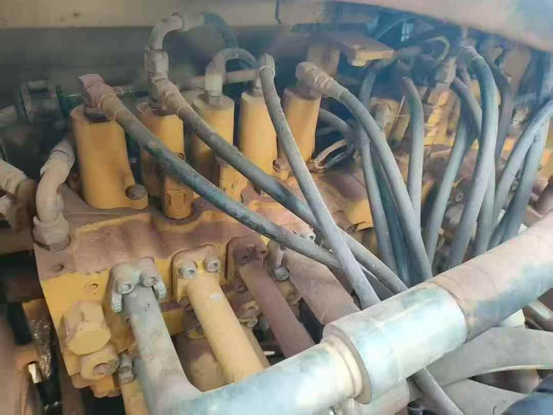 Used Caterpillar 323 Excavator 2013 Model / 9