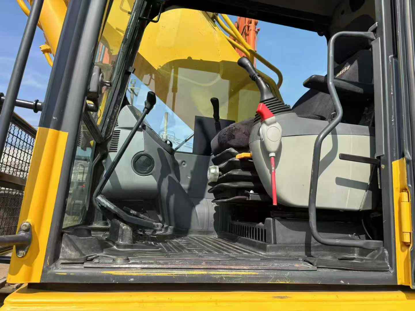 Used Komatsu PC460LC-8 Excavator 2016 Model / 4