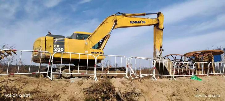 Buy Komatsu PC220-7 Used Excavator / 1