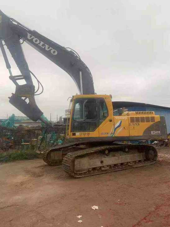 Buy Volvo EC240 Used Excavator / 1