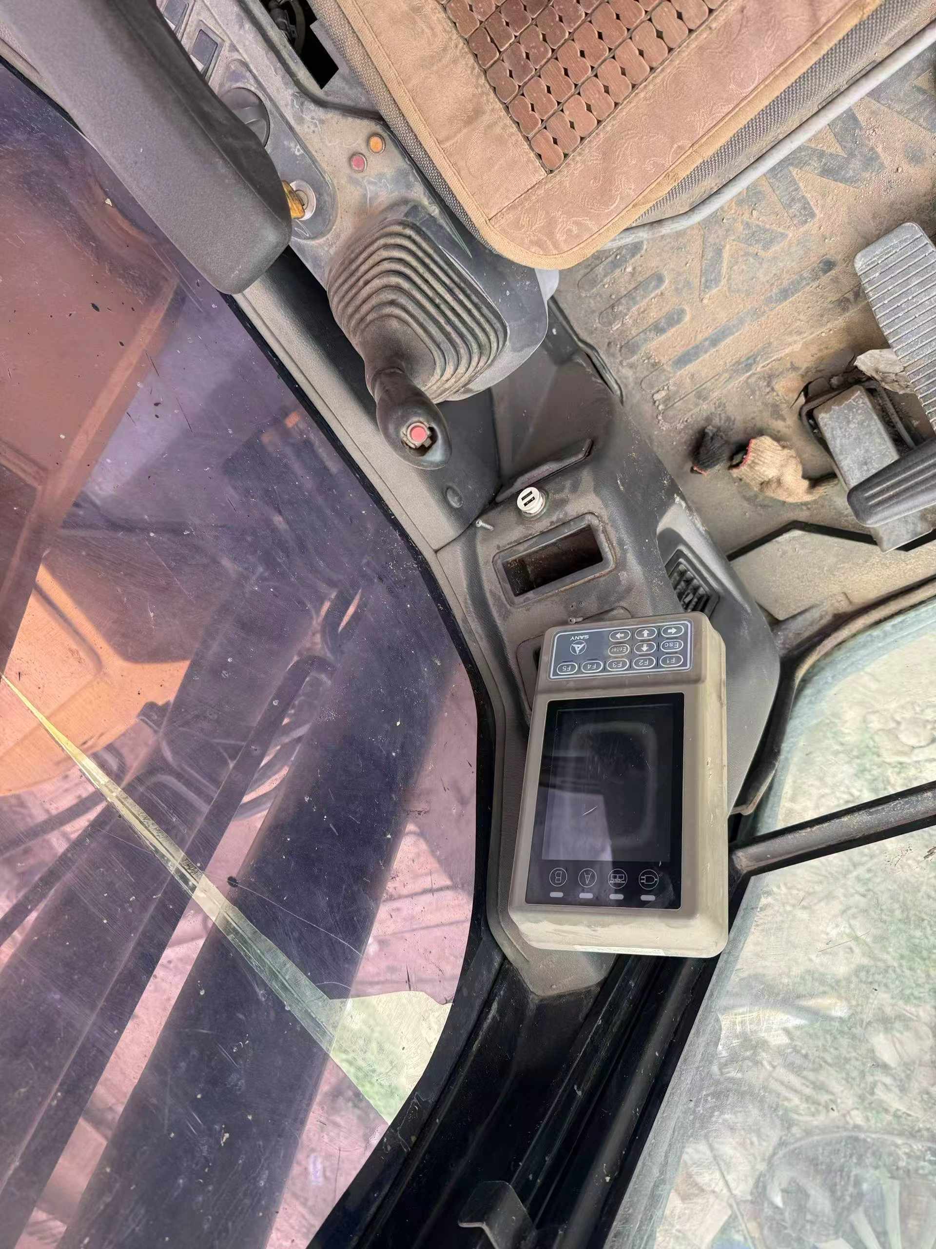 Used Sany SY135-8S Excavator 2016 Model / 9