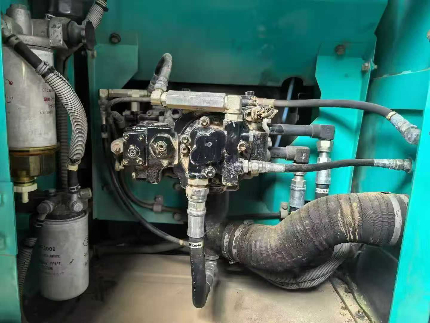 Used Kobelco SK140 Excavator 2014 Model / 3