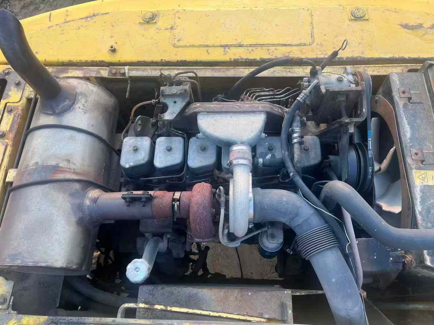 Used Komatsu PC220-6 Excavator 2016 Model / 3