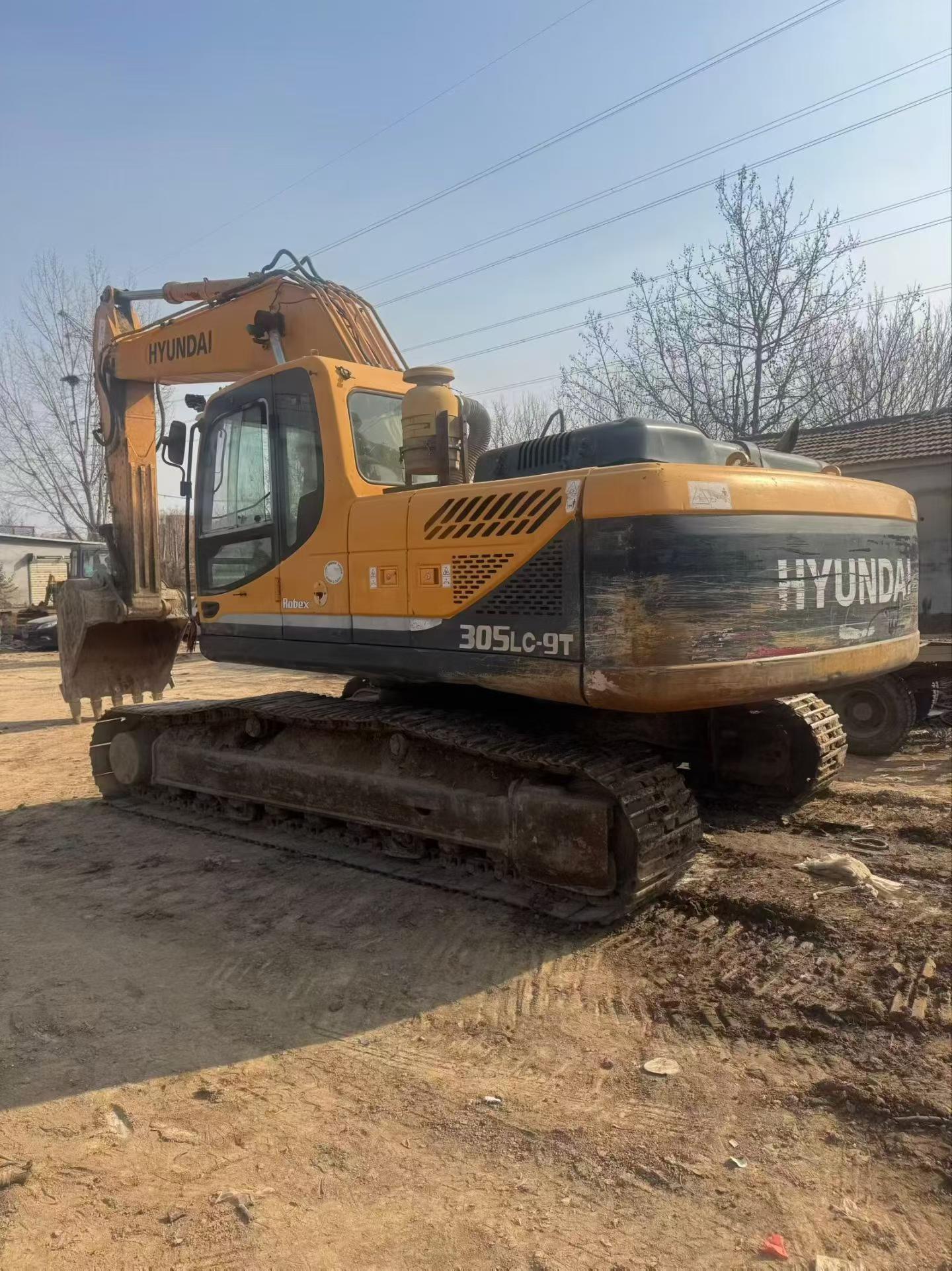 Used Hyundai R275LVS Excavator 2013 Model / 2