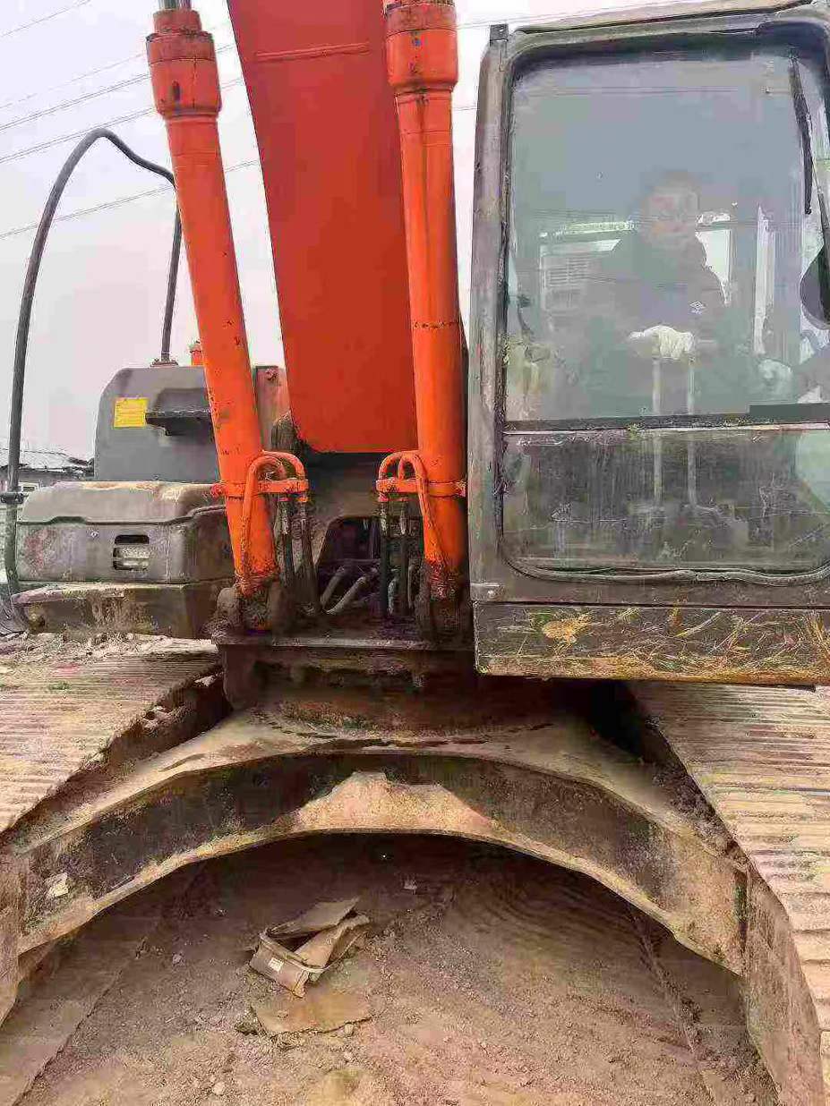 Used Hitachi EX240-3 Excavator 2011 Model / 6