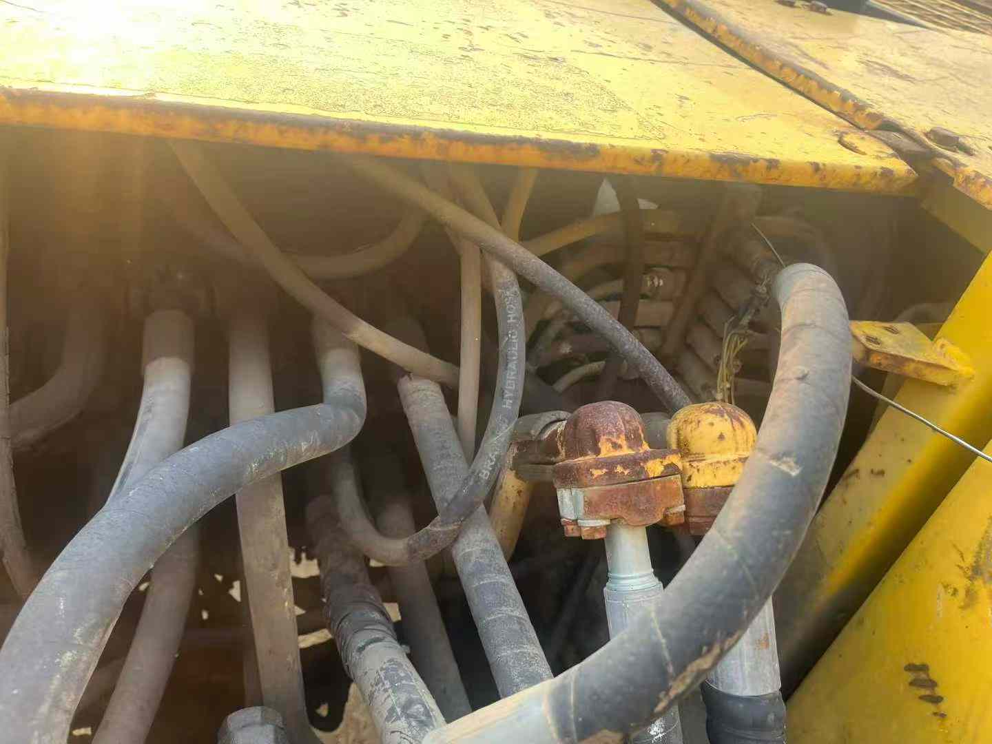 Used Komatsu PC220-6 Excavator 2016 Model / 8