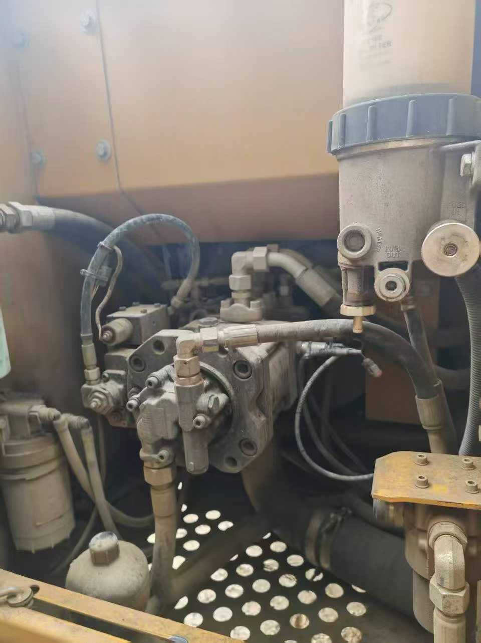 Used XCMG XE135B Excavator 2017 Model / 4