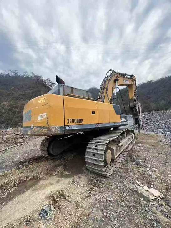 Buy XCMG LW200 Used Excavator / 1