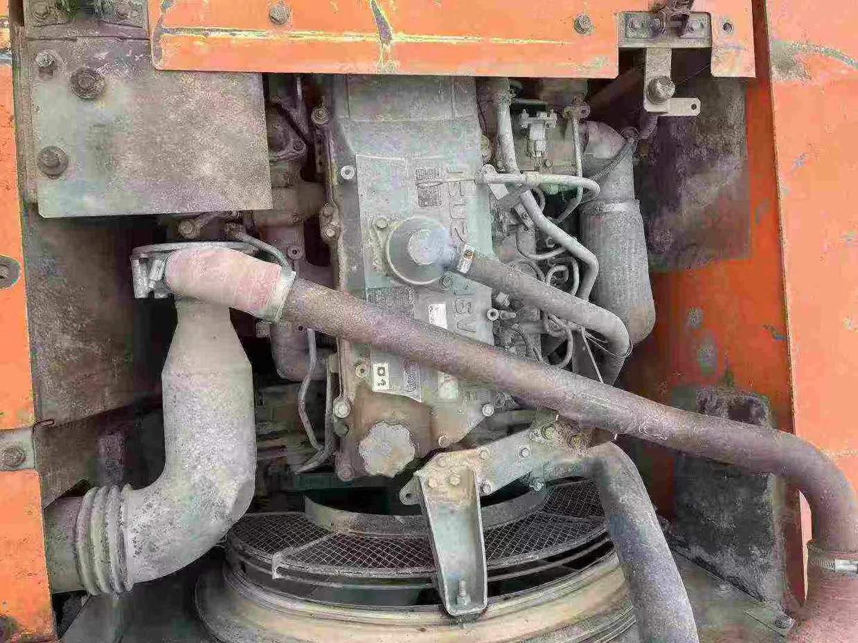 Used Hitachi EX240-3 Excavator 2011 Model / 8