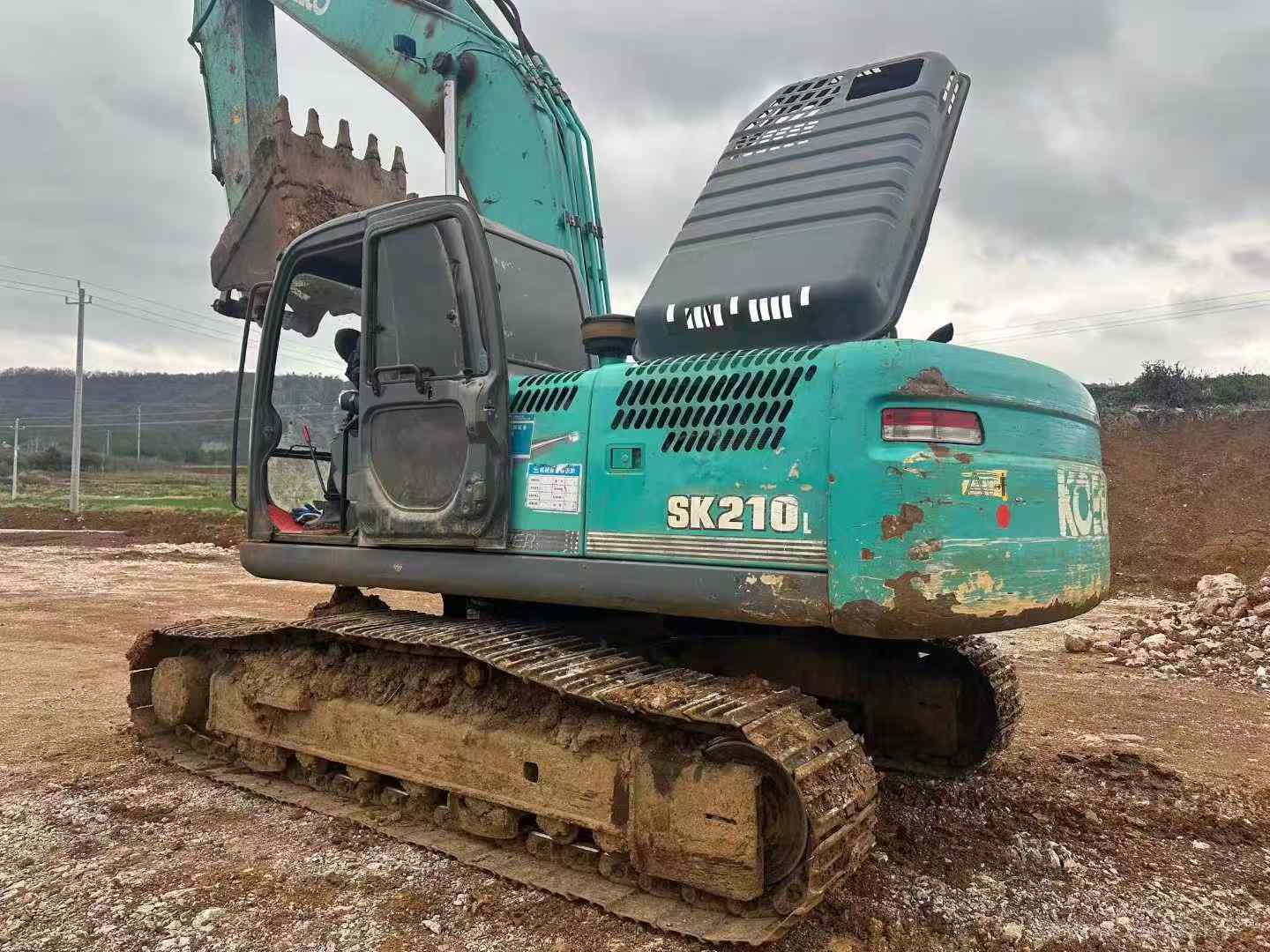 Used Kobelco SK210 Excavator 2014 Model / 3