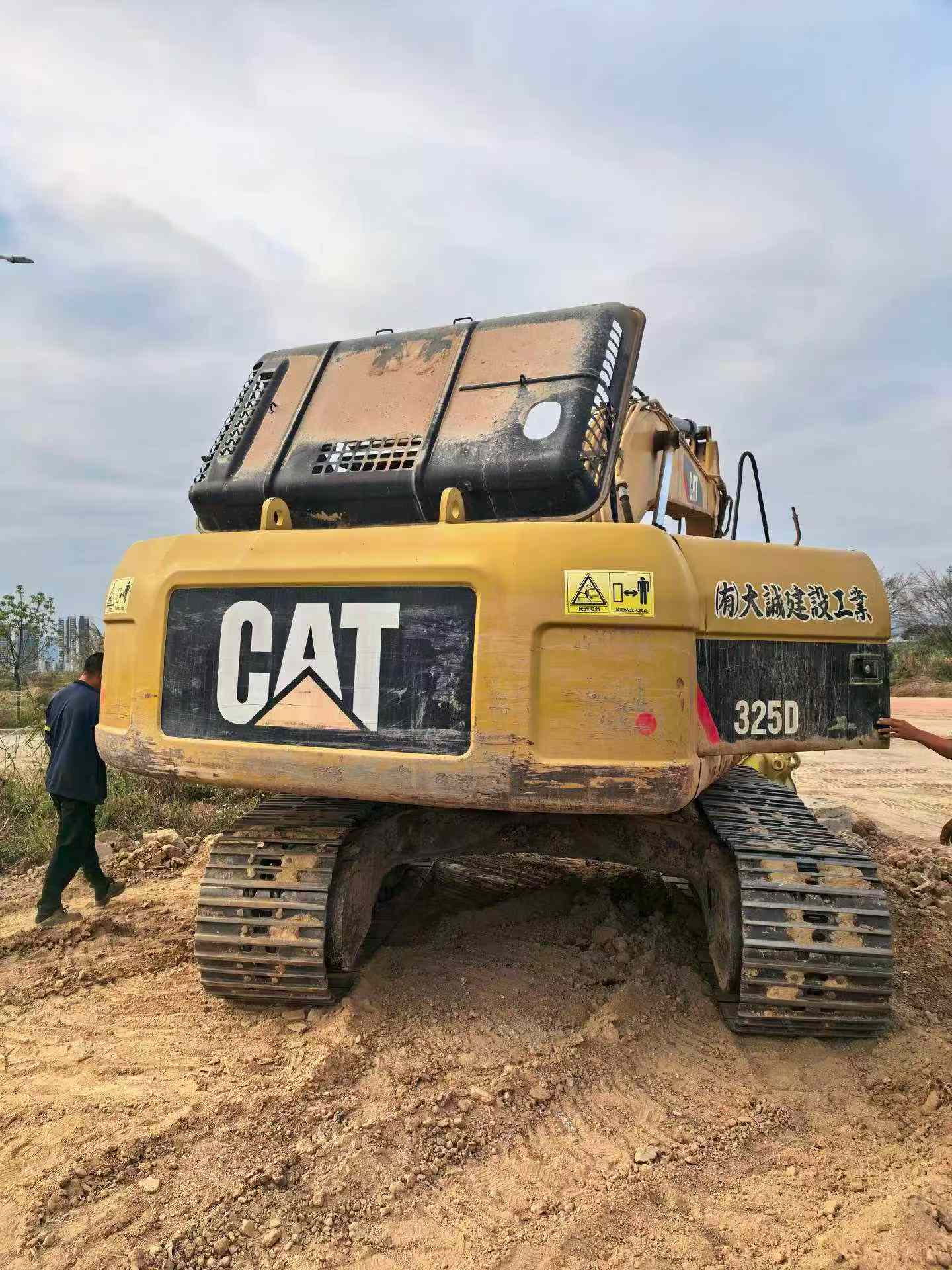 Used Caterpillar 325D Excavator 2016 Model / 3