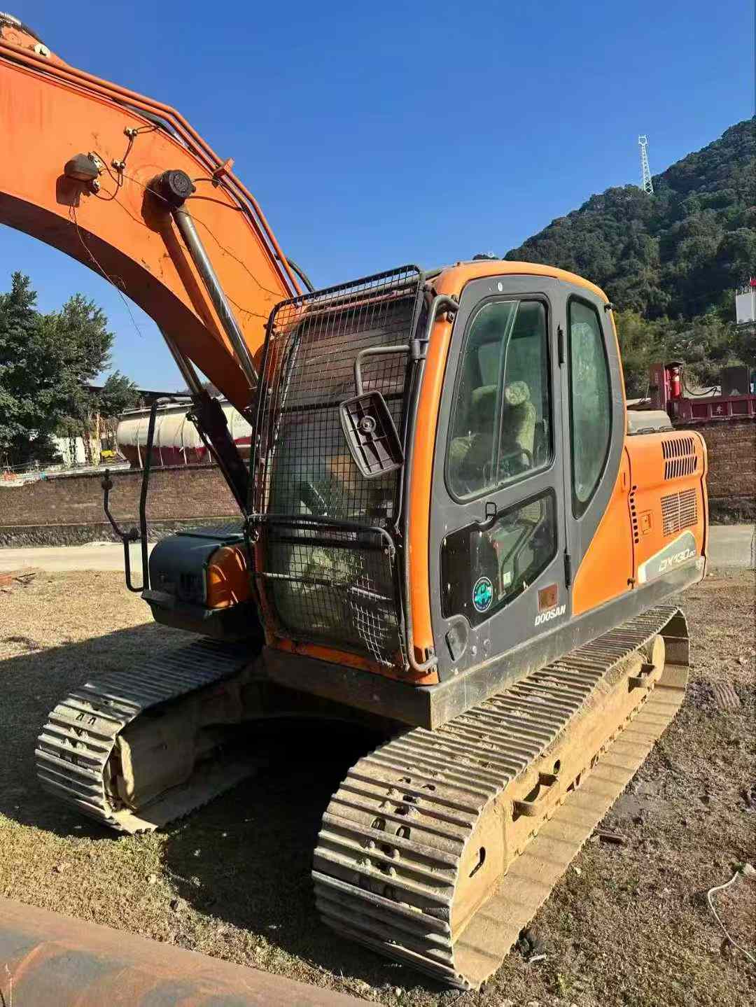 Buy Doosan DH130LC-V Used Excavator