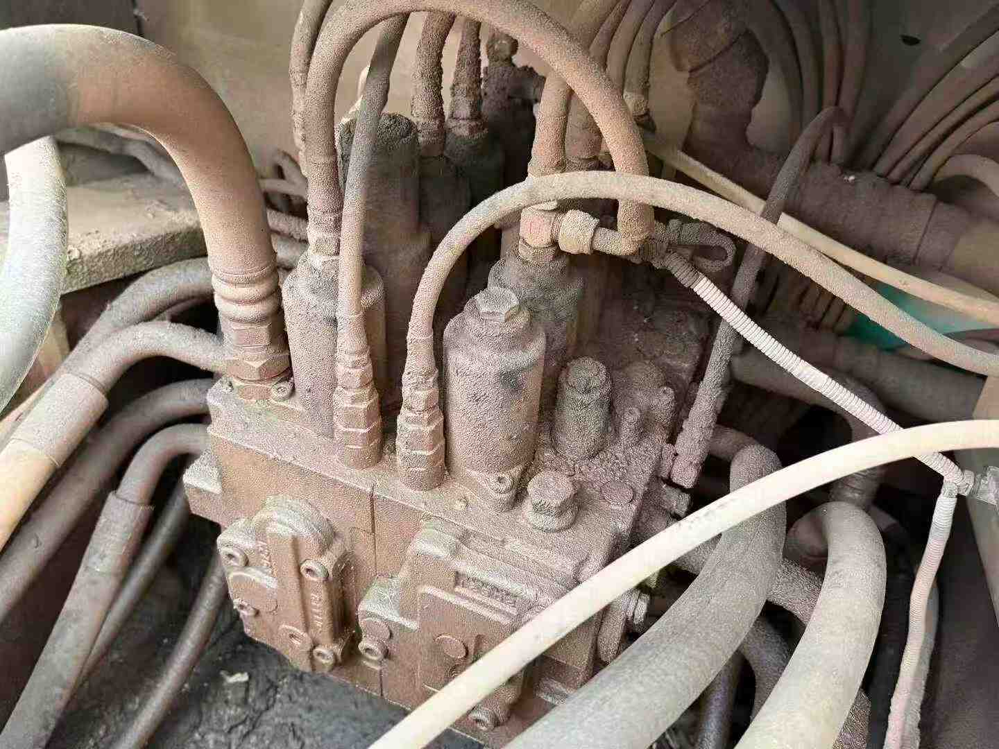 Used Kobelco SK350LC SuperX Excavator 2014 Model / 4