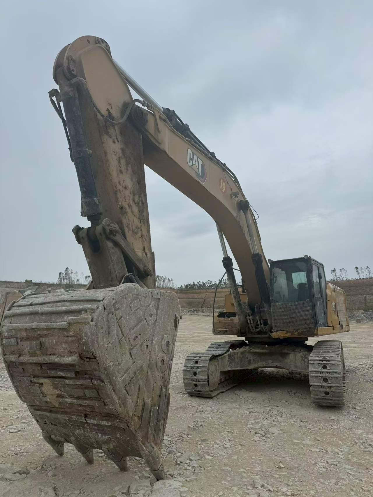 Used Caterpillar 350L Excavator 2021 Model / 3
