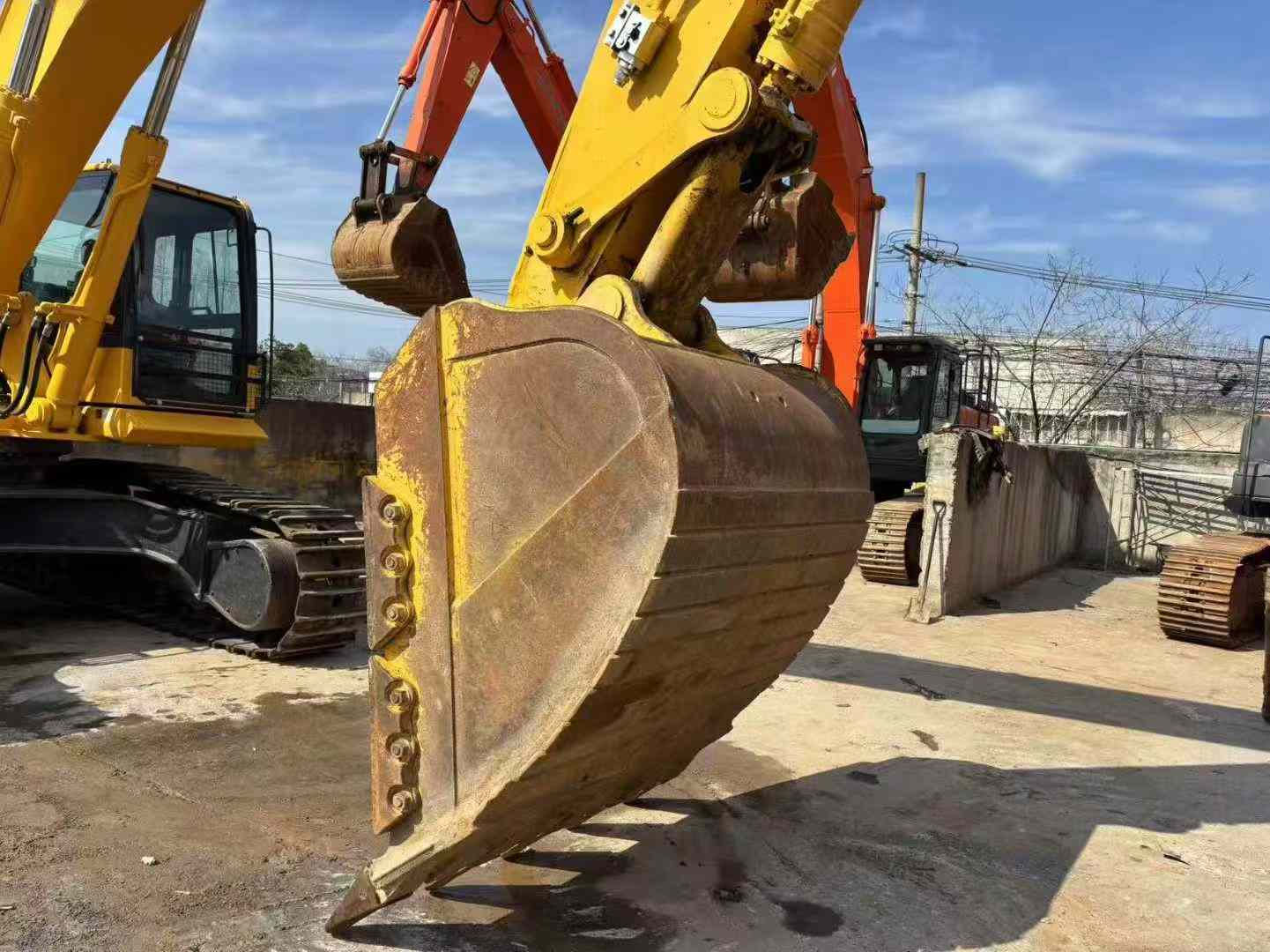 Used Komatsu PC460LC-8 Excavator 2016 Model / 9