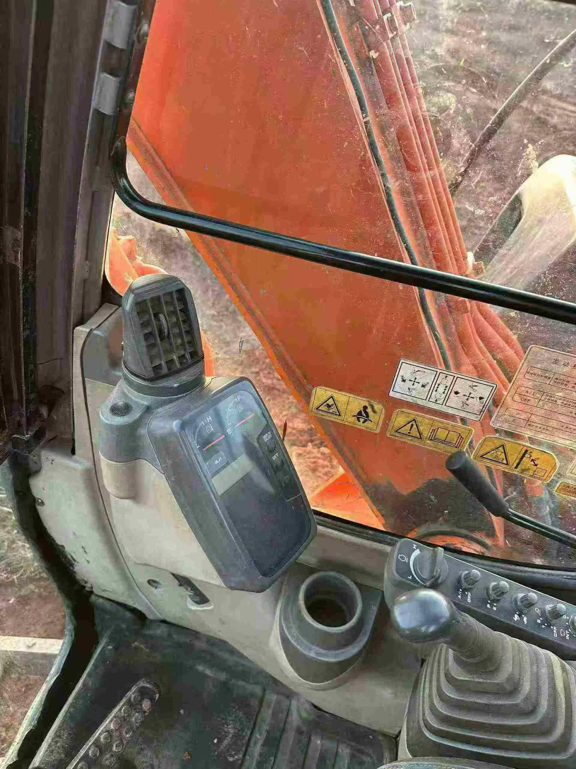 Used Hitachi EX60-6 Excavator 2012 Model / 9