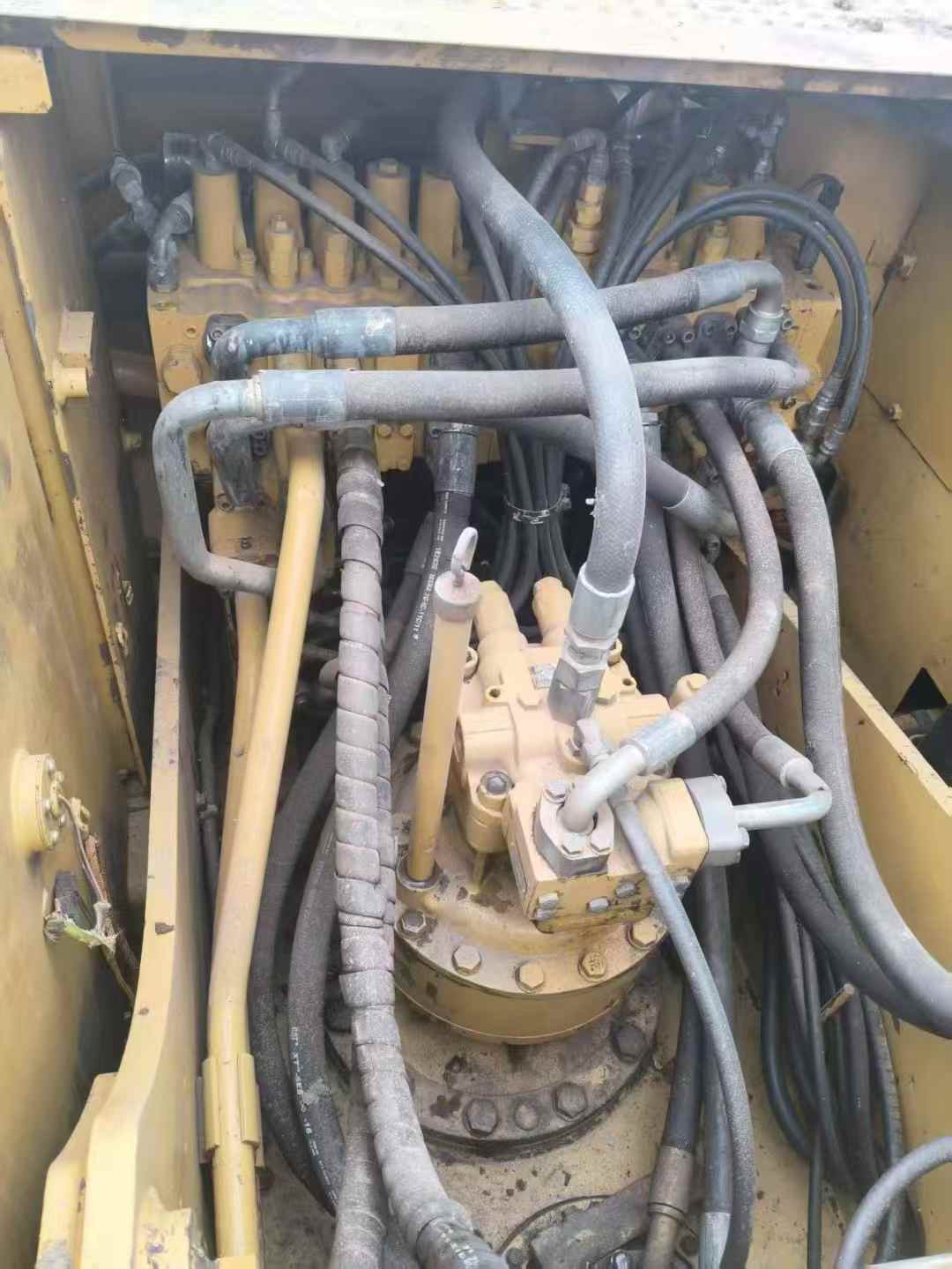 Used Caterpillar 323DL Excavator 2014 Model / 5