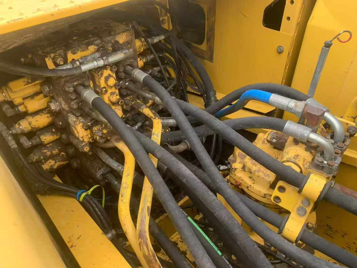 Used Komatsu PC200-8N1 Excavator 2016 Model / 6