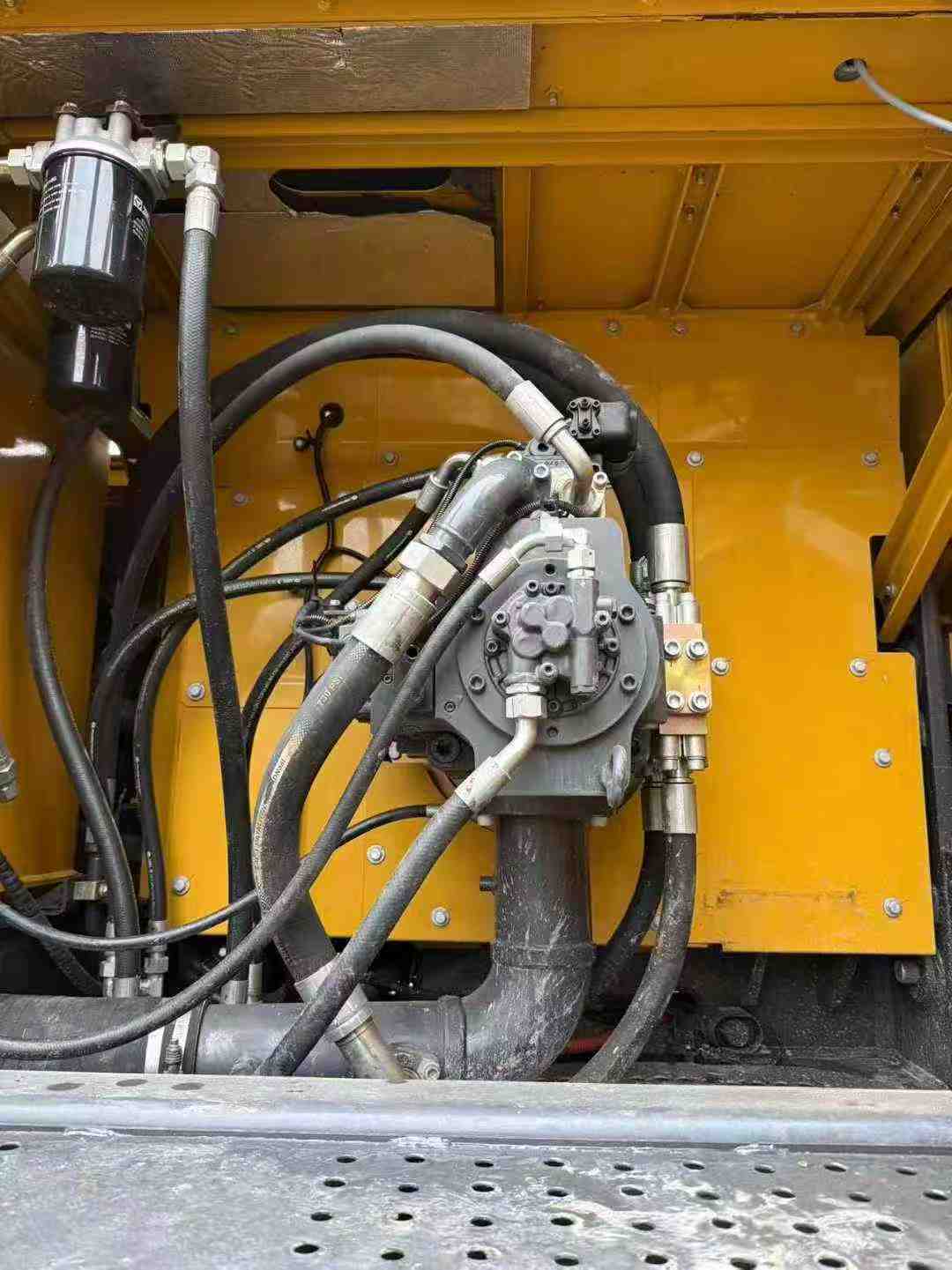 Used XCMG XE650DP Excavator 2023 Model / 8