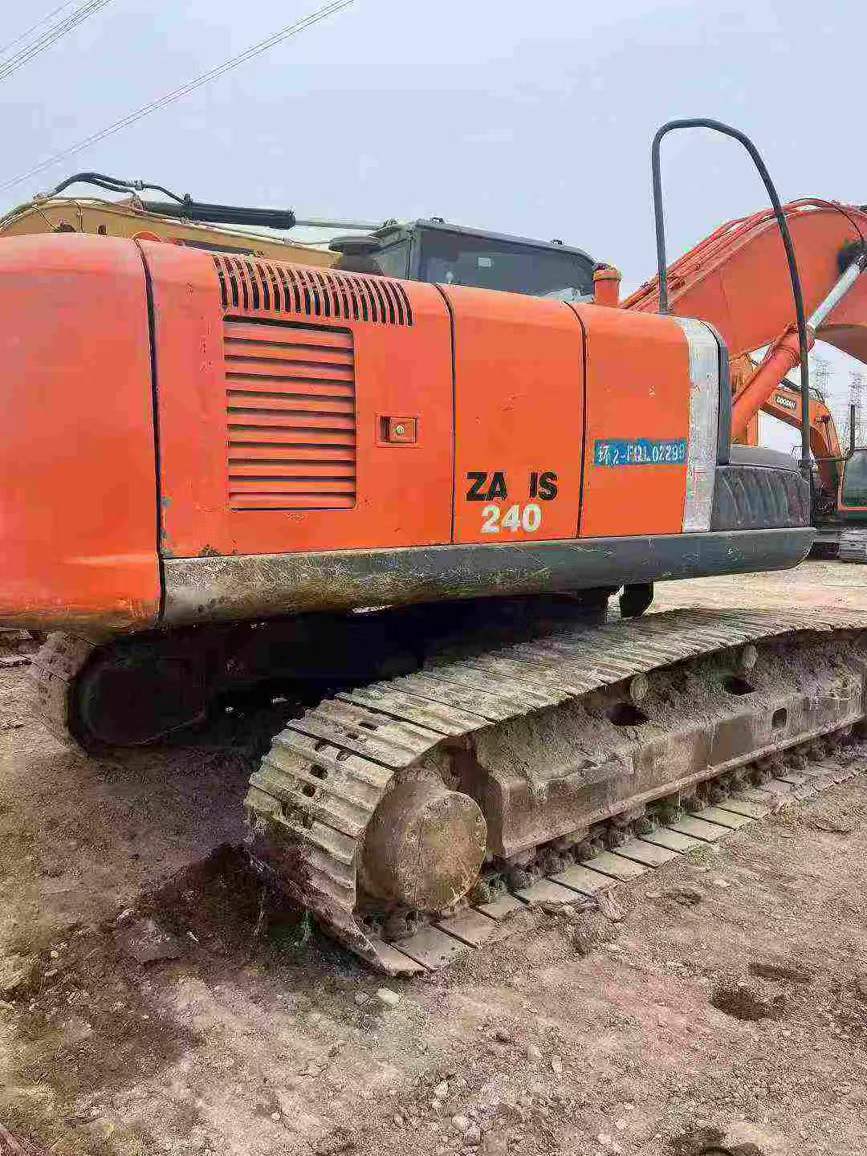 Used Hitachi EX240-3 Excavator 2011 Model / 3