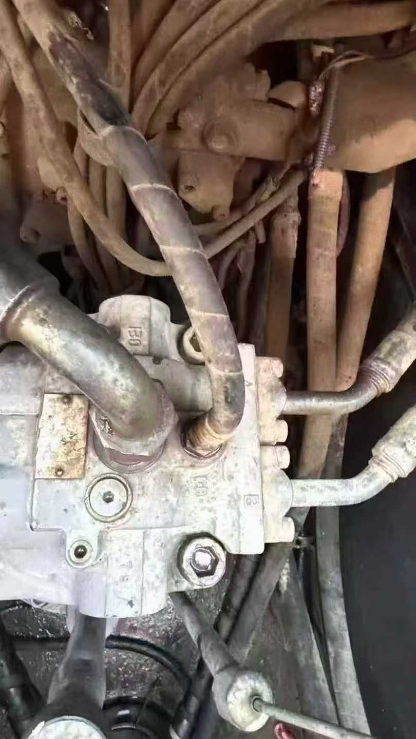 Used Hitachi EX200-5 Excavator 2014 Model / 4