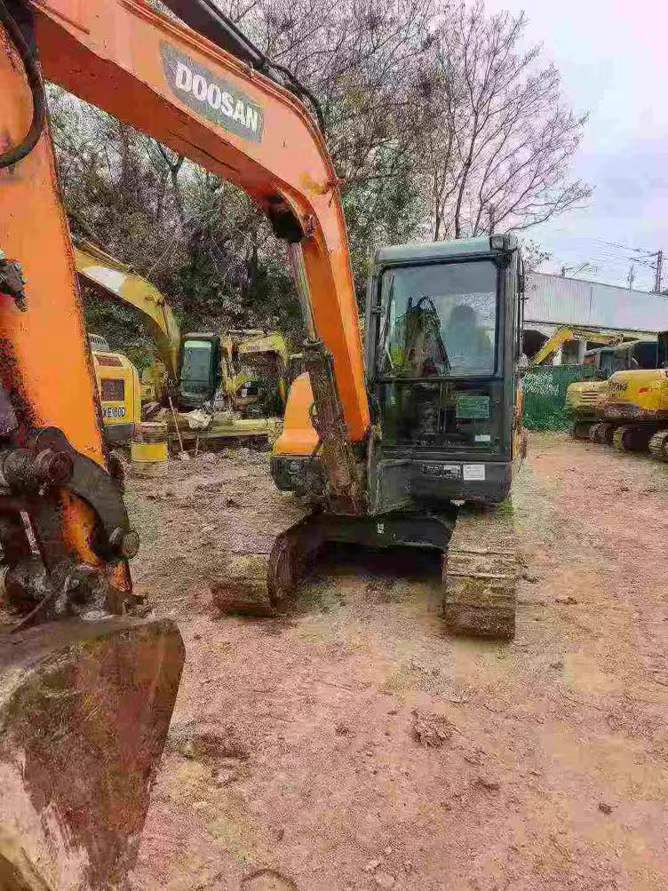 Used Doosan DH60 Excavator 2020 Model / 6