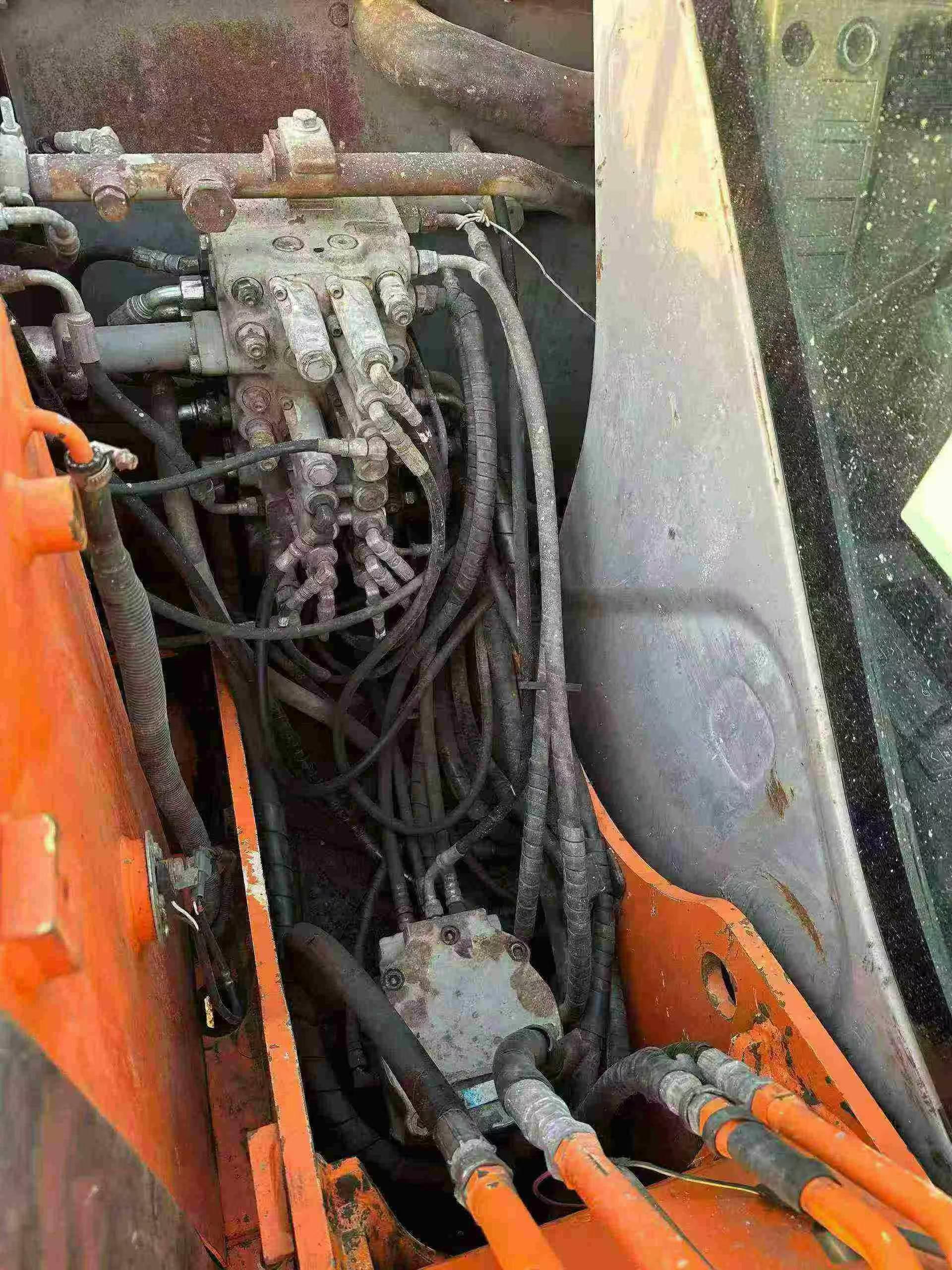 Used Hitachi EX60-6 Excavator 2012 Model / 6