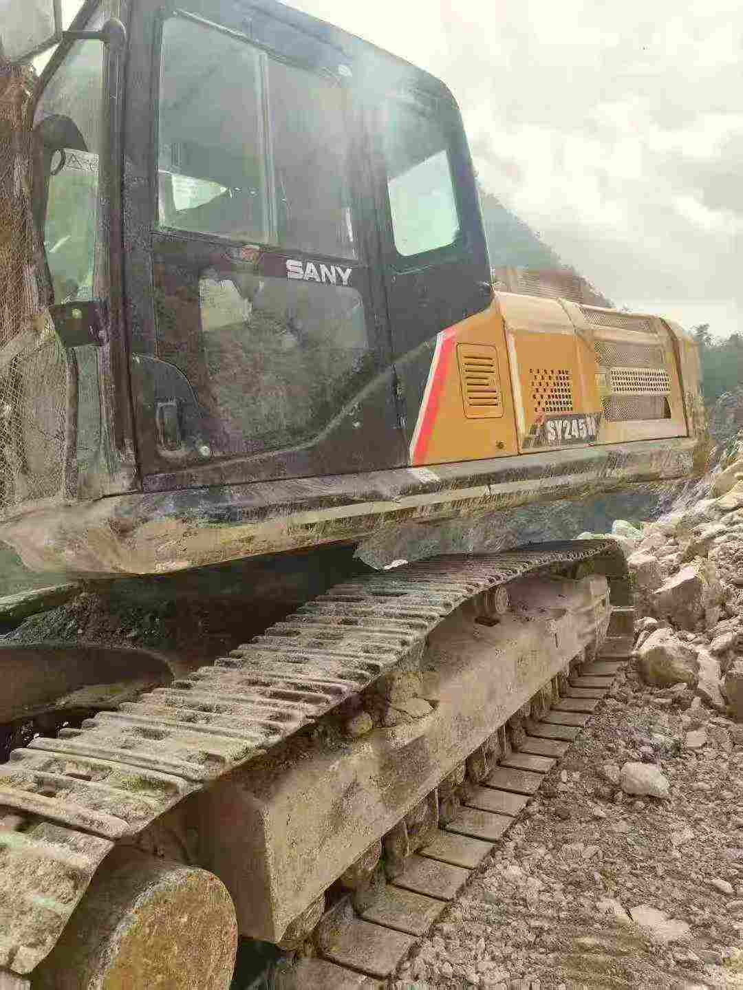 Used Sany SY245H Excavator 2016 Model / 4