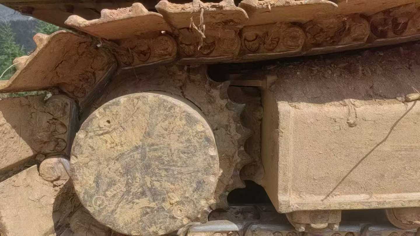 Used XCMG XE215D Excavator 2018 Model / 4