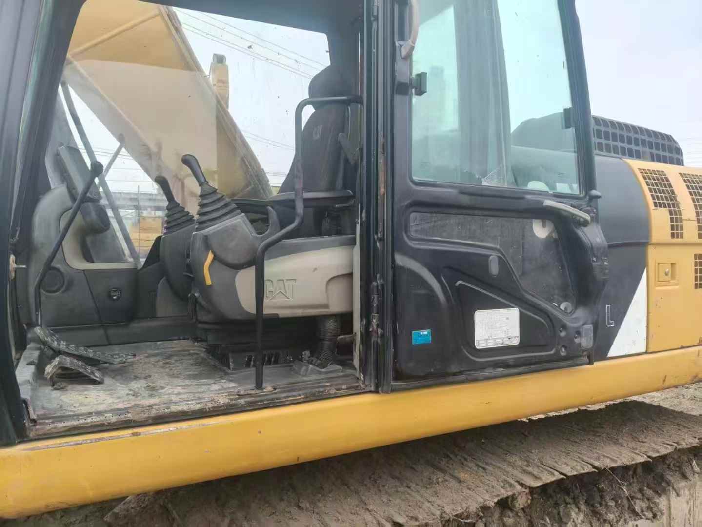 Used Caterpillar 323DL Excavator 2014 Model / 2