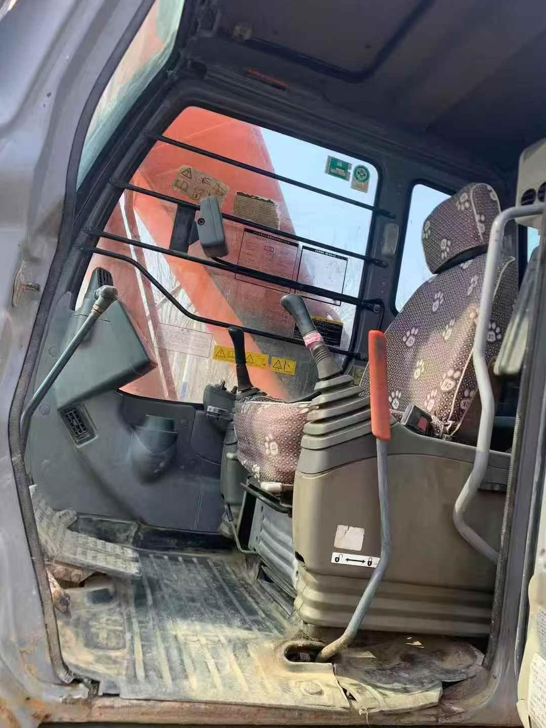 Used Hitachi EX200 Excavator 2016 Model / 7