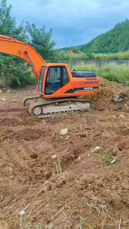 Buy Doosan DH215-9 Used Excavator / 1