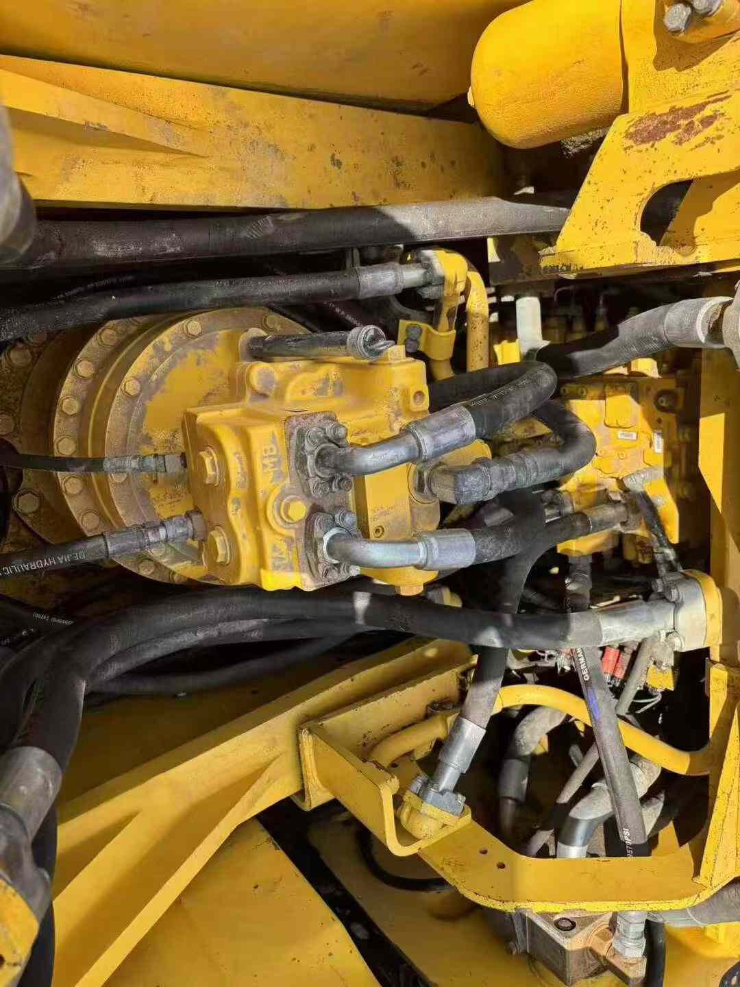 Used Komatsu PC460LC-8 Excavator 2016 Model / 7