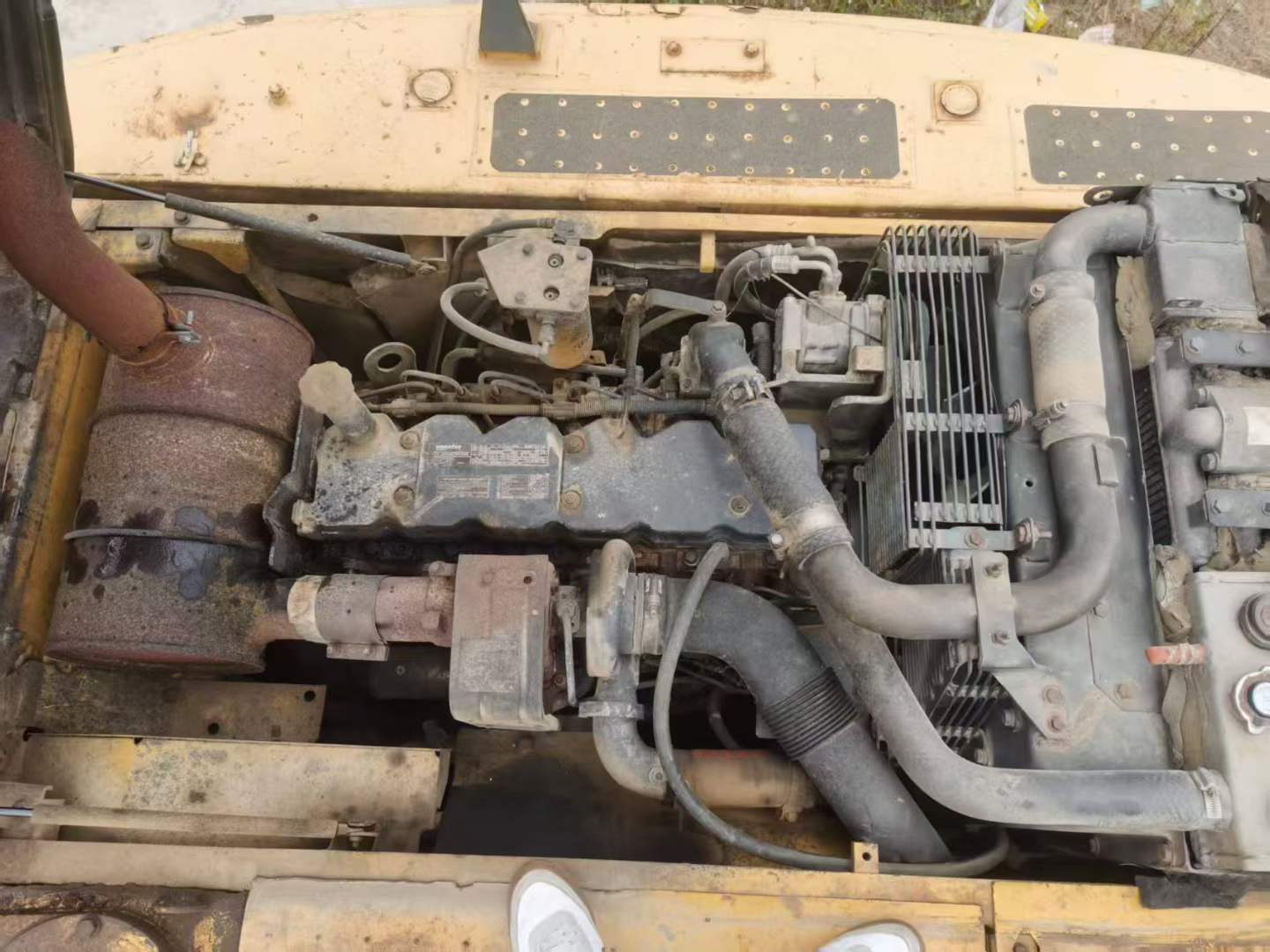 Used Komatsu PC210-8 Excavator 2011 Model / 8