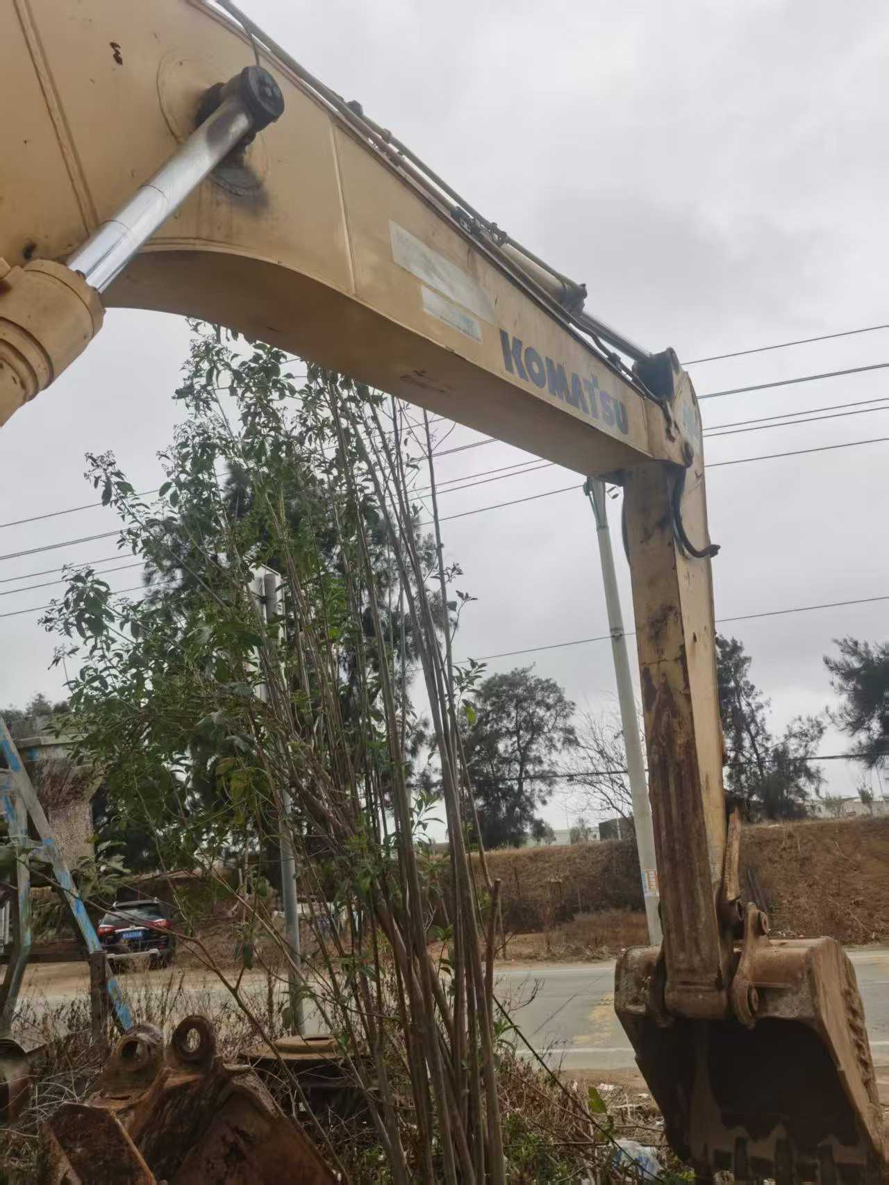 Used Komatsu PC210-8 Excavator 2011 Model / 3