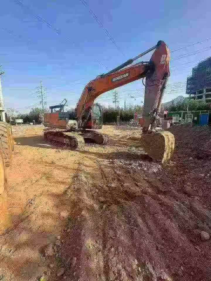 Used Doosan DH215-7 Excavator 2017 Model / 3