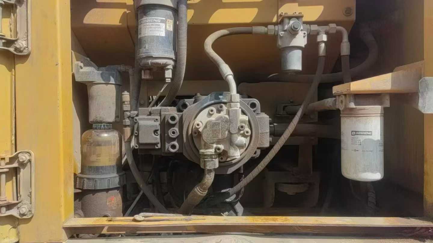 Used XCMG XE215D Excavator 2018 Model / 5