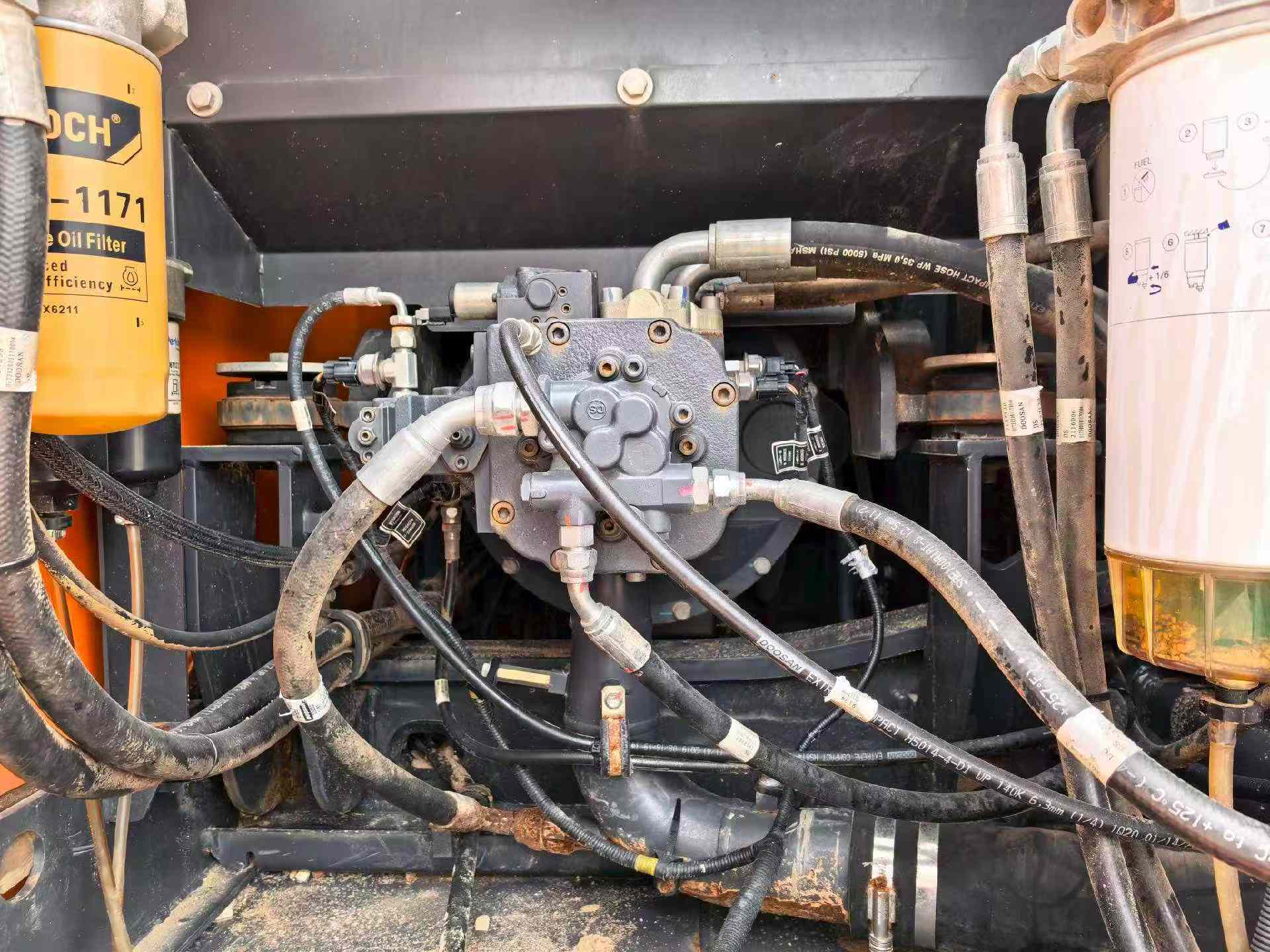 Used Doosan DH200-3 Excavator 2021 Model / 8