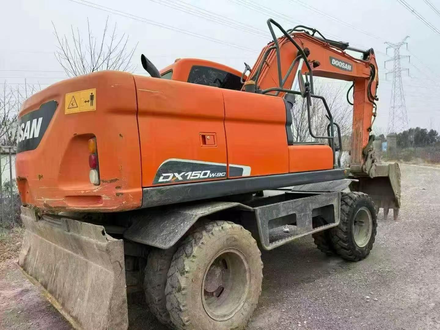 Used Doosan DH150 Excavator 2019 Model / 6
