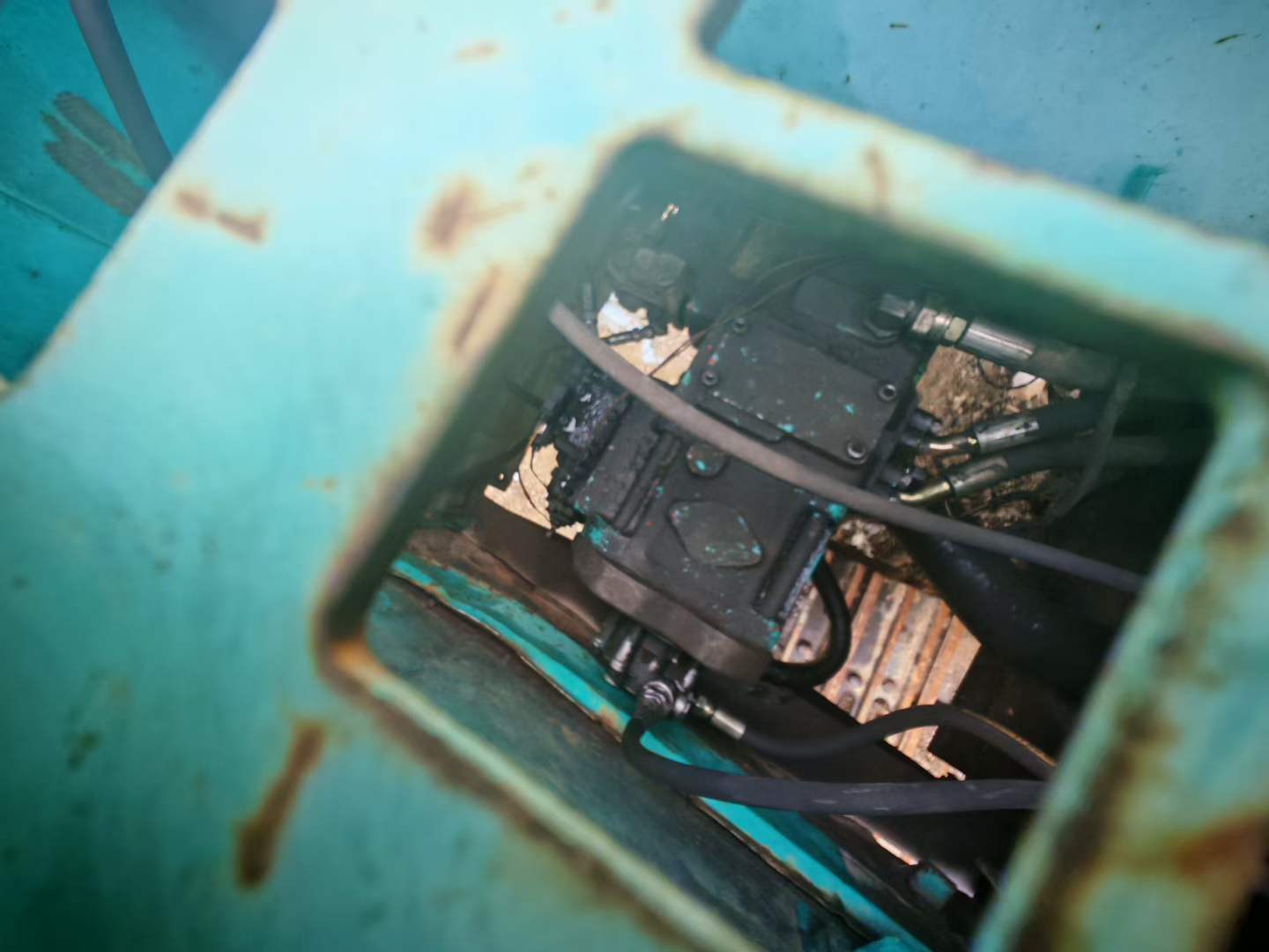 Used Kobelco SK200-6 Excavator 2016 Model / 4