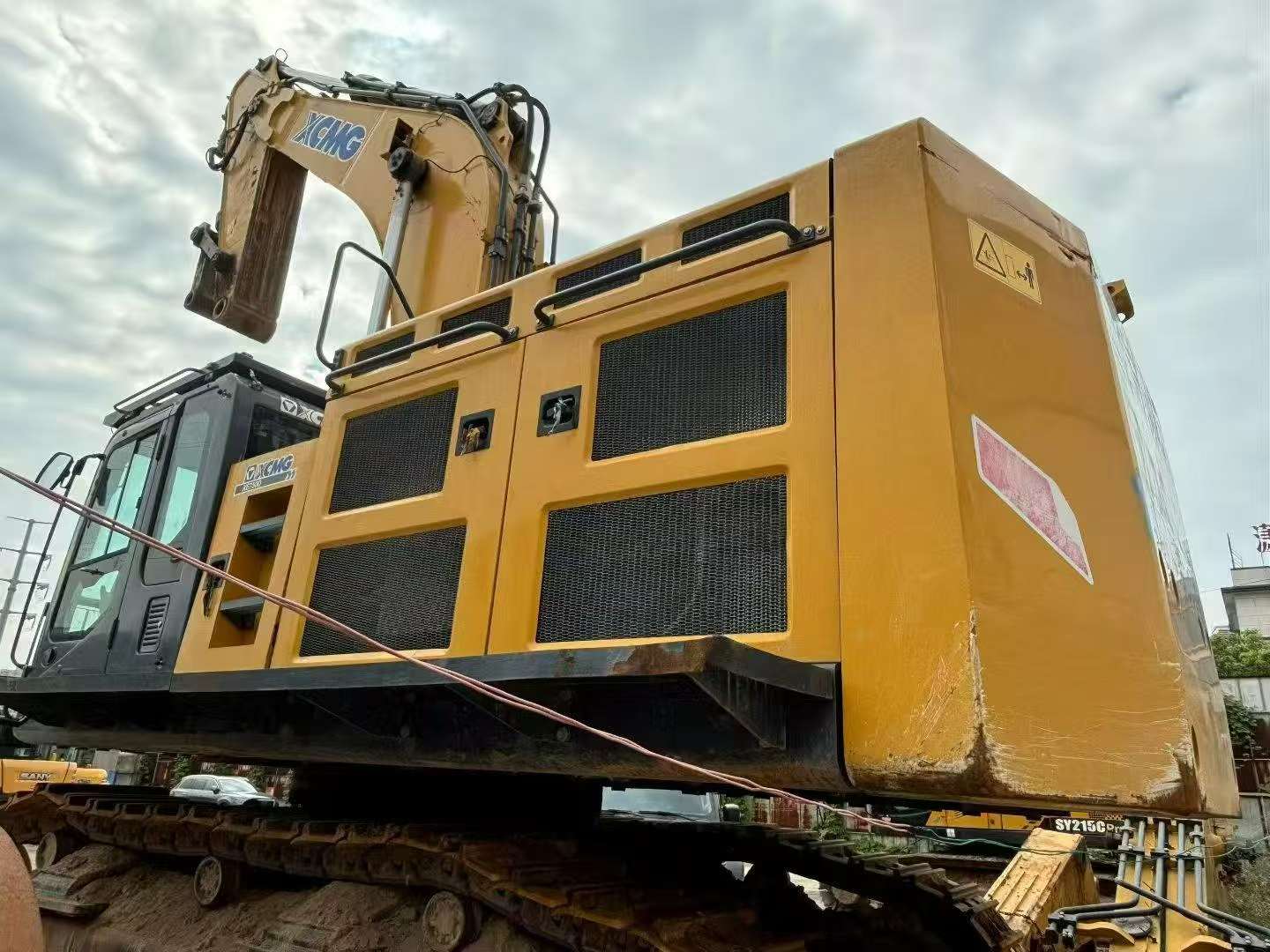 Buy XCMG XE750D Used Excavator