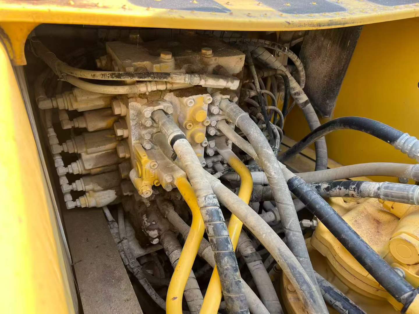 Used Komatsu PC270-8 Excavator 2017 Model / 3